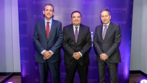 José Ramón Alegre, CEO de Solunion, Alejandro Santamaría, CEO Latam Sur de Solunion, y Bernardo Barrera, Country Manager de Solunion Perú.