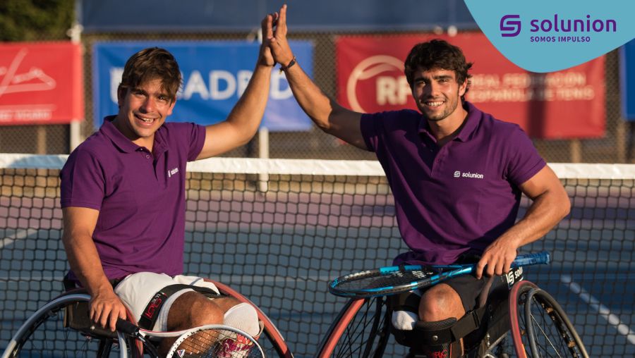 Solunion renueva su patrocinio con los tenistas Martín de la Puente y Daniel Caverzaschi